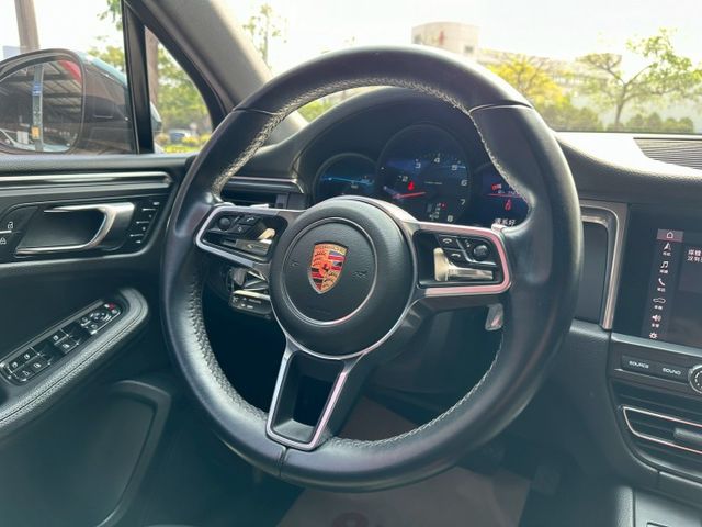 2019 MACAN 2.0 超低里程 僅行駛4萬多公里 新款一線型尾燈 可全額貸款 可線上視訊賞車  第18張相片