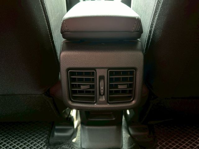 準新車的車況 二手車的折價優惠 僅行駛1千公里 新車原廠保固中 可全額貸款 可線上視訊賞車  第12張相片