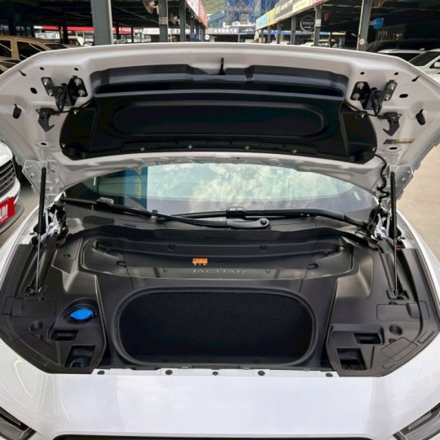 市場唯一全新領牌車 僅行駛39公里 新車332萬 最頂級版本 售出就沒囉 可全額貸款 可線上視訊賞車  第7張相片