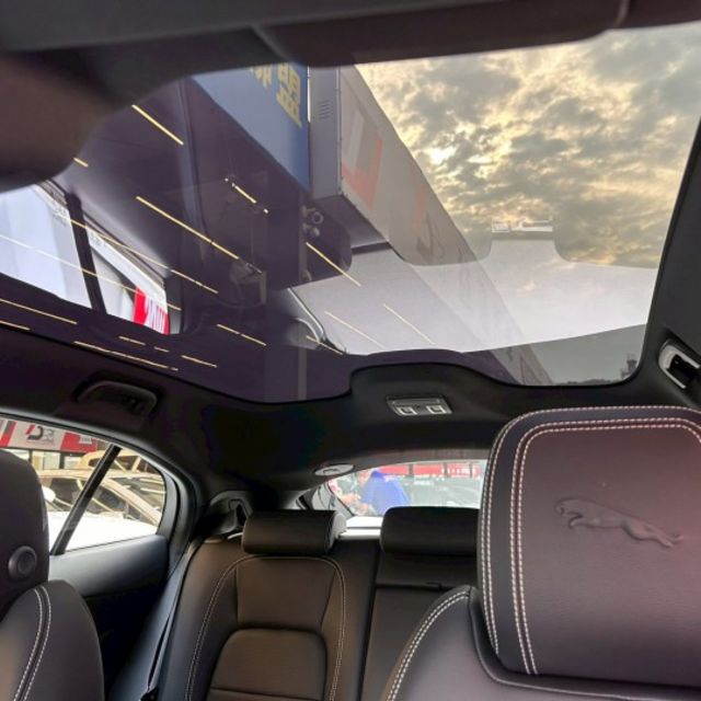 市場唯一全新領牌車 僅行駛39公里 新車332萬 最頂級版本 售出就沒囉 可全額貸款 可線上視訊賞車  第10張相片