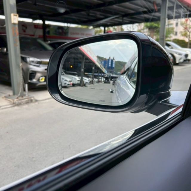 市場唯一全新領牌車 僅行駛39公里 新車332萬 最頂級版本 售出就沒囉 可全額貸款 可線上視訊賞車  第20張相片