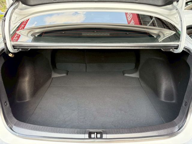 市場稀有釋出 油電版本ALTIS 1.8 僅此一台 售出即無 省油省稅 妥善率高 可全額貸款 可線上視訊賞車  第16張相片