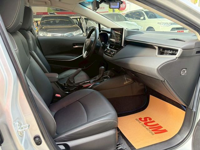 市場稀有釋出 油電版本ALTIS 1.8 僅此一台 售出即無 省油省稅 妥善率高 可全額貸款 可線上視訊賞車  第18張相片