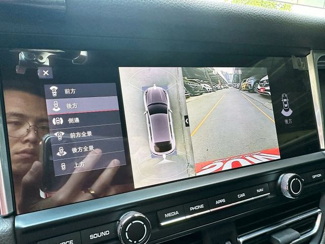 2021 Porsche Macan 2.0T/新車加選配308萬元/一線尾燈馬肯/可全額貸款/可線上視訊賞車  第10張相片