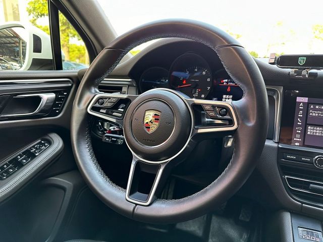 2021 Porsche Macan 2.0T/新車加選配308萬元/一線尾燈馬肯/可全額貸款/可線上視訊賞車  第14張相片