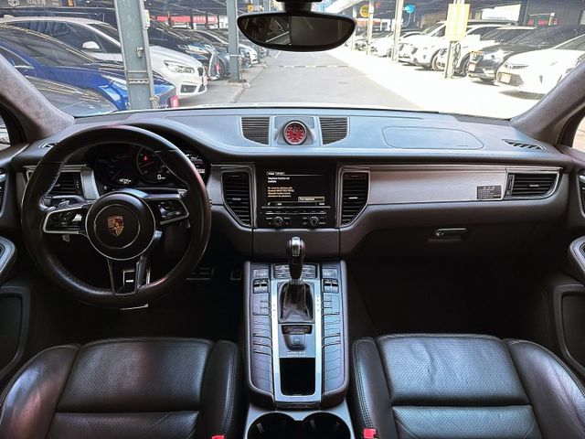 2015 MACAN TURBO 3.6/新車412萬/400匹馬力/市場稀有/原鈑件/可全額貸款  第7張相片