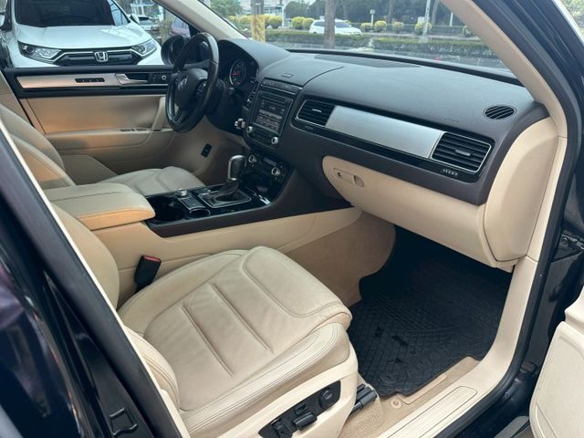2015 VW TOUAREG 3.0 比TIGUAN更頂級的休旅車 新車256萬  市場稀有 可全貸  第11張相片