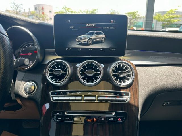 配備滿SUV版本 跟車系統 全景天窗 柏林之音 四輪驅動 盲點偵測 可全額貸款 可線上視訊賞車  第13張相片