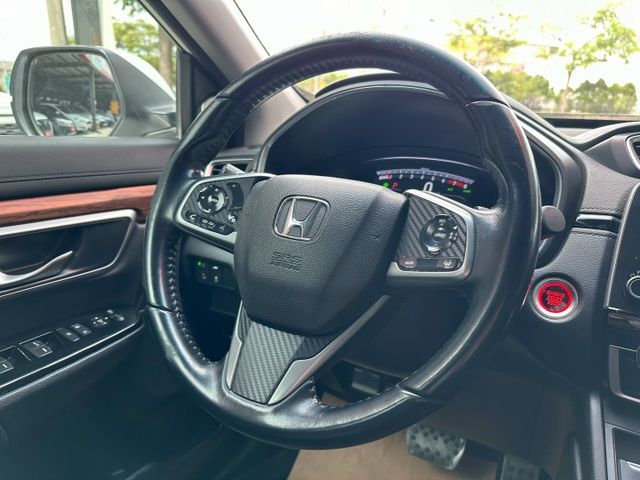 2019 最頂級S版 CRV 1.5 省油省稅耐操 有跟車 全景天窗 里程高一點 價格很便宜 可全額貸款  第18張相片