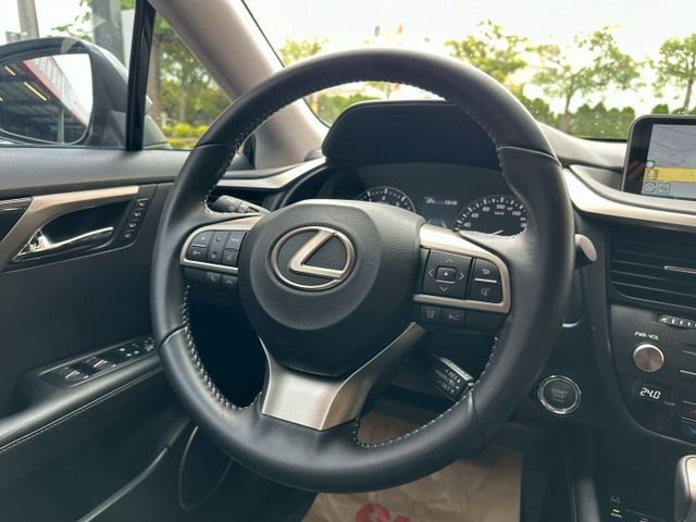 2019 頂級版 RX300 2.0 超低里程 僅行駛5萬多公里 市場稀有 可全額貸款 可線上視訊賞車  第16張相片