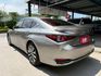 市場稀有油電版本釋出 2019 ES300H 僅行駛10萬公里 可全額貸款 可線上視訊賞車  第5張縮圖