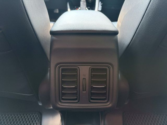 最頂級P版 僅行駛5萬多公里 1.5排量省油省稅金 新款跨界休旅車 可全額貸款 可線上視訊賞車  第13張相片