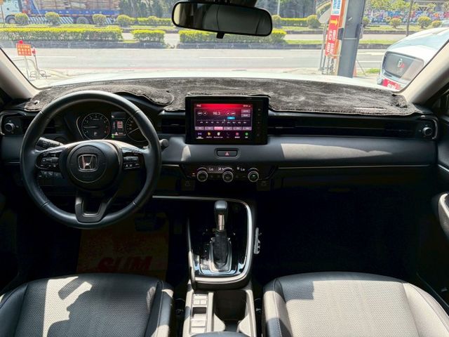 最頂級P版 僅行駛5萬多公里 1.5排量省油省稅金 新款跨界休旅車 可全額貸款 可線上視訊賞車  第14張相片