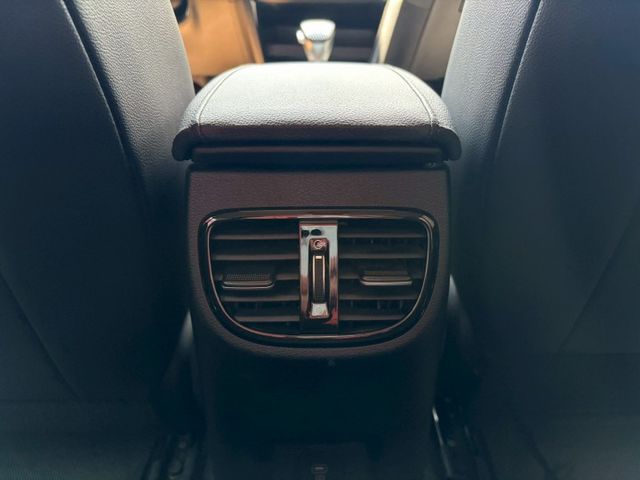 市場稀有旅行車版本 僅行駛6萬多公里 油電車省油又安靜好開 晚了就沒了 可全額貸款 可線上視訊賞車  第12張相片
