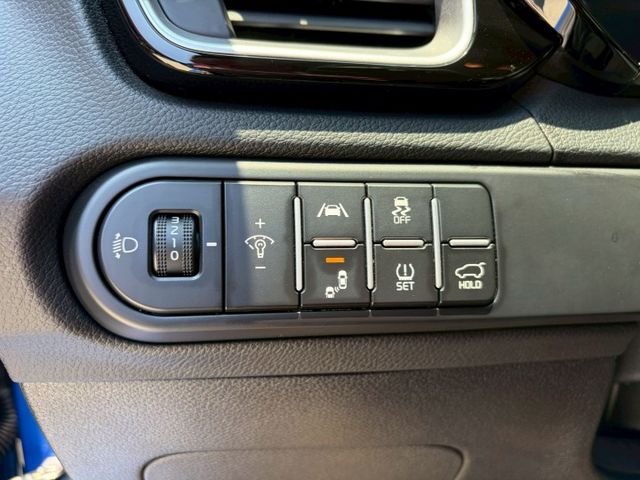 市場稀有旅行車版本 僅行駛6萬多公里 油電車省油又安靜好開 晚了就沒了 可全額貸款 可線上視訊賞車  第19張相片