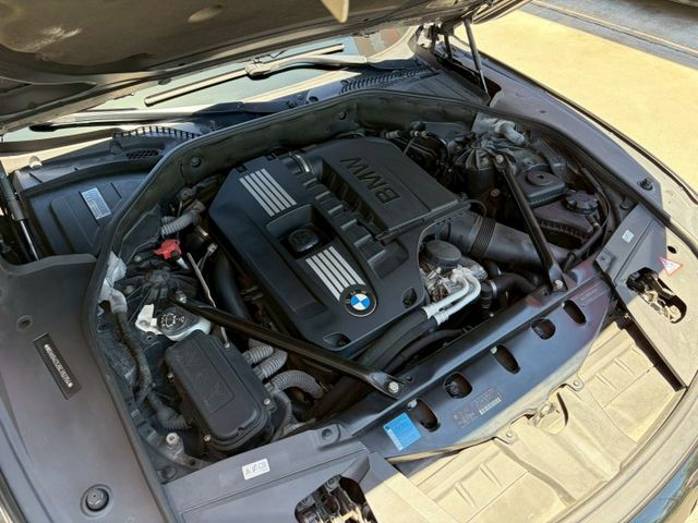 2013 BMW 740Li 3.0 僅行駛11萬多公里 當年新車529萬 現在只要22.8萬即可擁有 可全額貸款  第8張相片