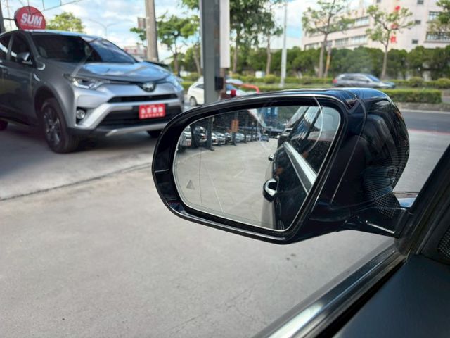 超低里程 僅行駛3萬公里 有跟車系統 2019 總代理 E200 可全額貸款 可線上視訊賞車  第19張相片