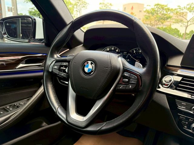 2018 530I 2.0 超低里程 僅行駛8萬公里 原版件已認證 G世代妥善率高 可全額貸款 可線上視訊賞車  第18張相片