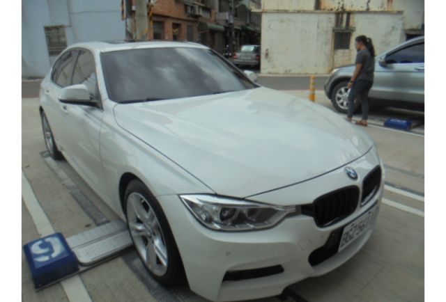 Bmw 寶馬328i 12年中古車的價格 Findcar 找車網