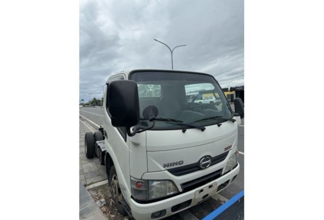 HINO 300  第2張相片