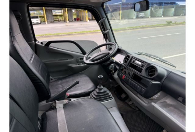 HINO 300  第3張相片