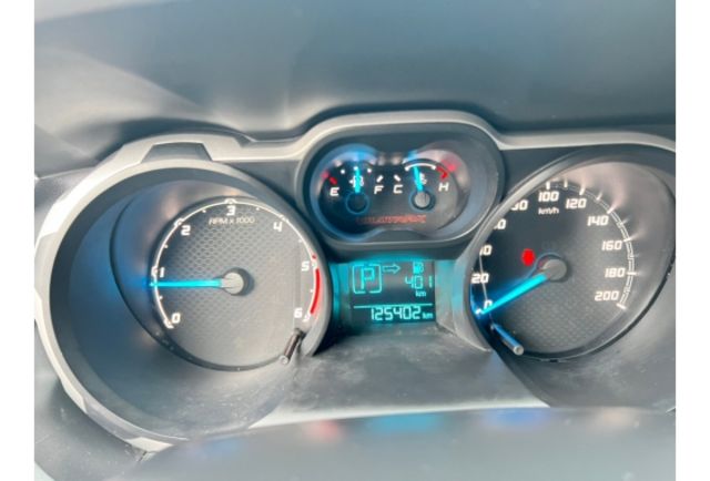 2015年雙廂式貨車 有防撞桿 置放架 無線電 可全貸 低里程  第2張相片