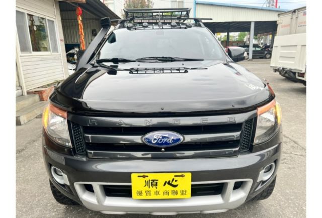2015年雙廂式貨車 有防撞桿 置放架 無線電 可全貸 低里程  第7張相片