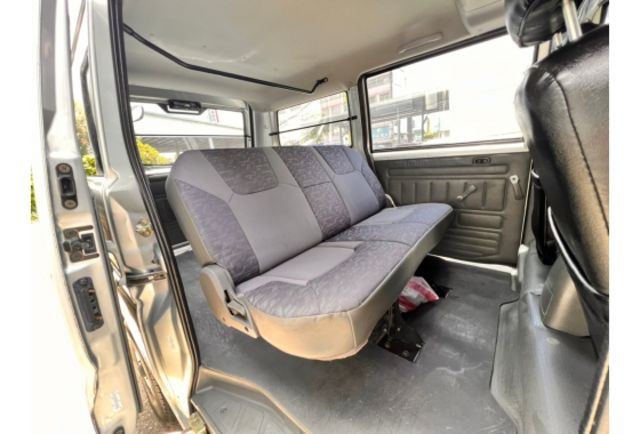 五人座手牌可變更貨車 內外如新  第10張相片