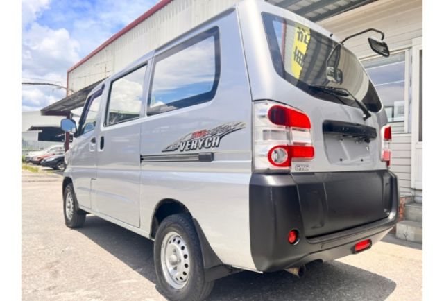 五人座手牌可變更貨車 內外如新  第11張相片