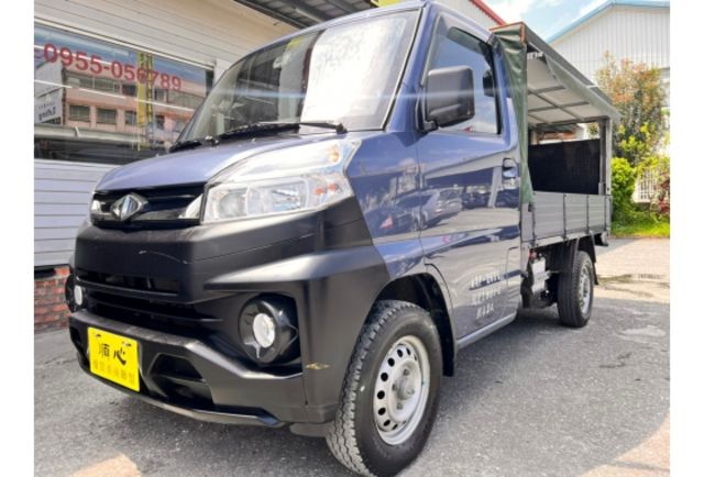 一手自排貨車有電動尾門三面上掀帆布本月特價車  第3張相片