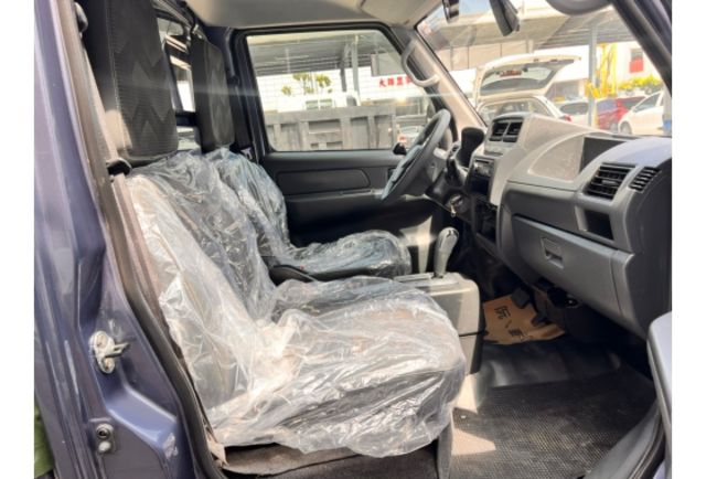 一手自排貨車有電動尾門三面上掀帆布本月特價車  第8張相片