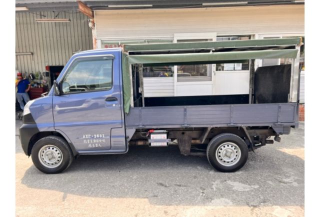 一手自排貨車有電動尾門三面上掀帆布本月特價車  第16張相片
