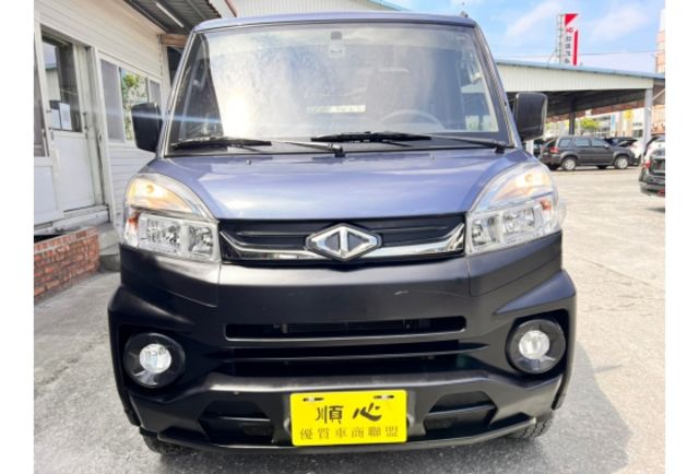 一手自排貨車有電動尾門三面上掀帆布本月特價車  第17張相片