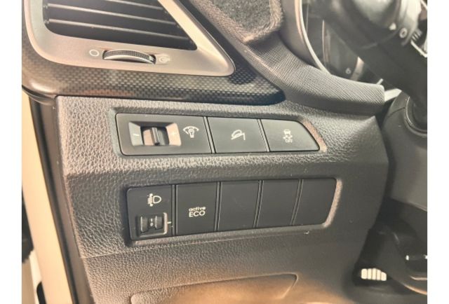 低里程內外如新  第8張相片