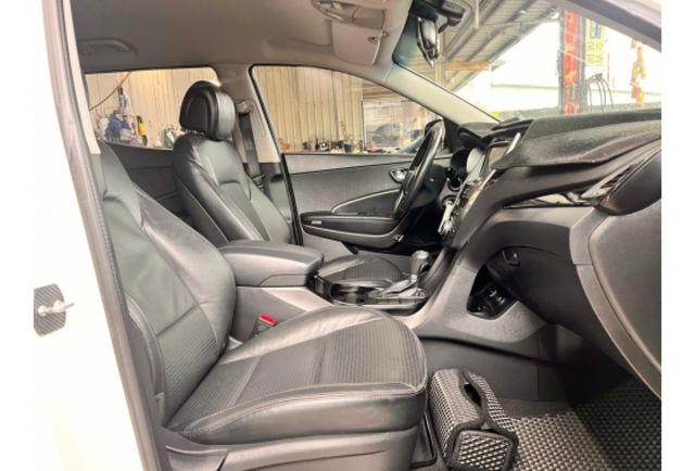 低里程內外如新  第9張相片