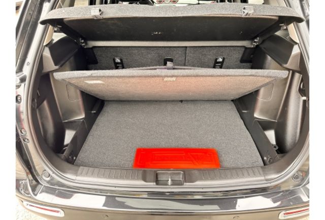 低里程內 改新款車頭 車頭前方曾有一點碰撞  第9張相片