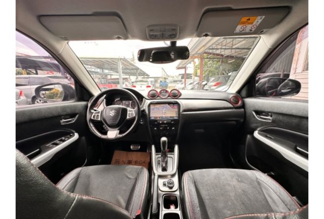 低里程內 改新款車頭 車頭前方曾有一點碰撞  第12張相片