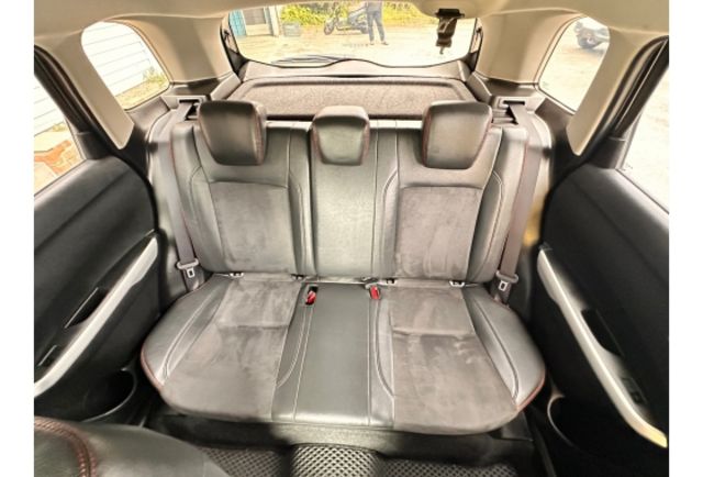 低里程內 改新款車頭 車頭前方曾有一點碰撞  第17張相片