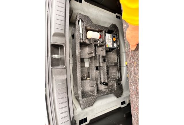 低里程內 改新款車頭 車頭前方曾有一點碰撞  第18張相片