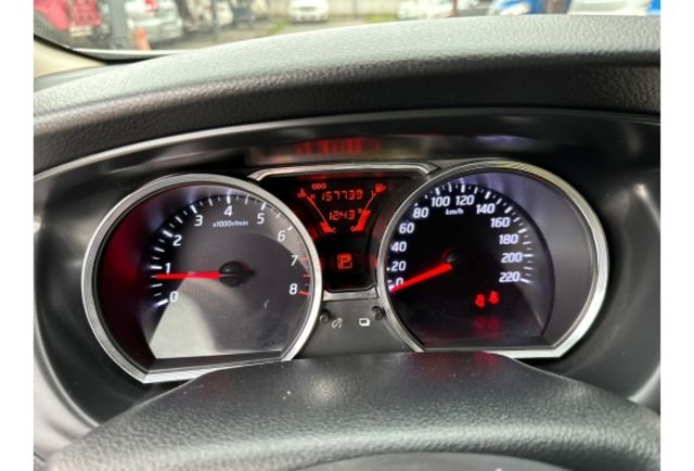 Nissan LIVINA  第13張相片