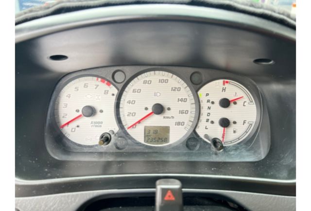 進口全時四驅運動休旅車  第13張相片
