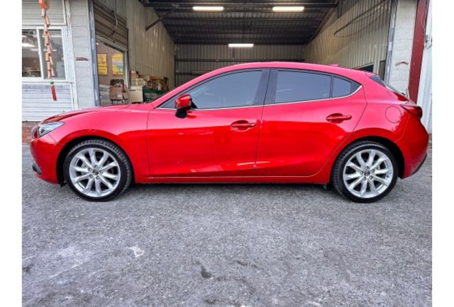 Mazda MAZDA3  第7張相片