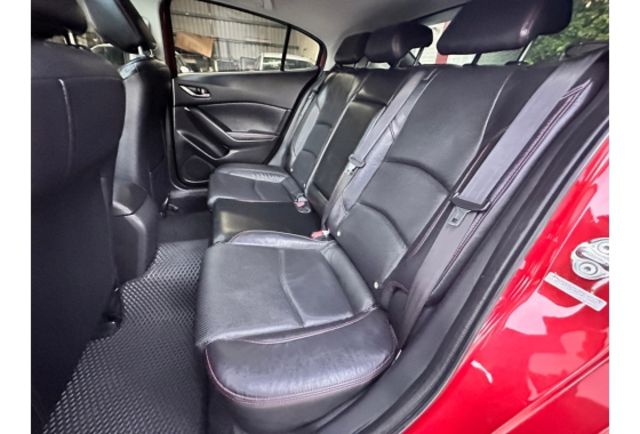 Mazda MAZDA3  第8張相片