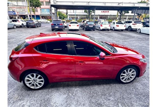 Mazda MAZDA3  第13張相片