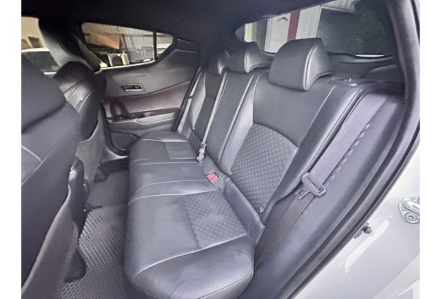 Toyota C-HR  第8張相片