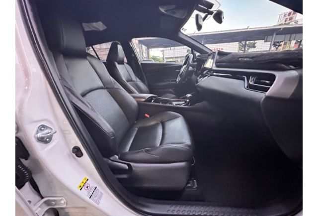 Toyota C-HR  第10張相片