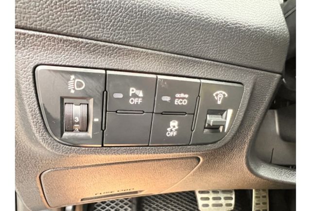 VELOSTER 1.6渦輪增壓引擎 省油平均油耗11公里  第13張相片