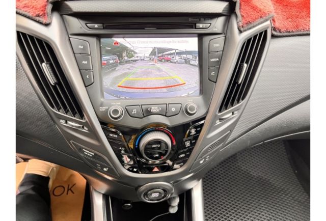 VELOSTER 1.6渦輪增壓引擎 省油平均油耗11公里  第14張相片