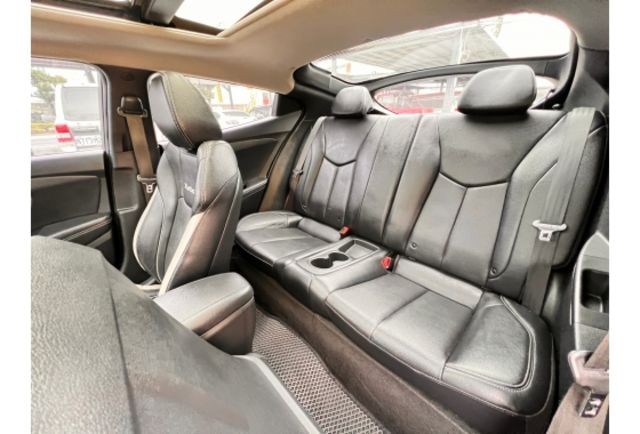 VELOSTER 1.6渦輪增壓引擎 省油平均油耗11公里  第16張相片