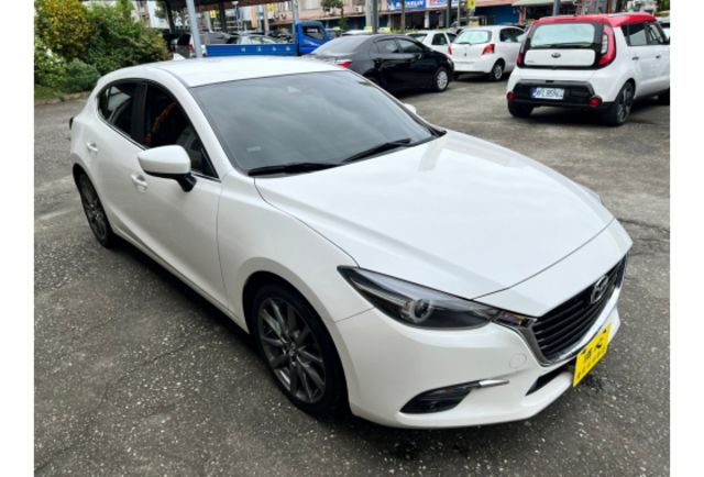 Mazda MAZDA3  第1張相片
